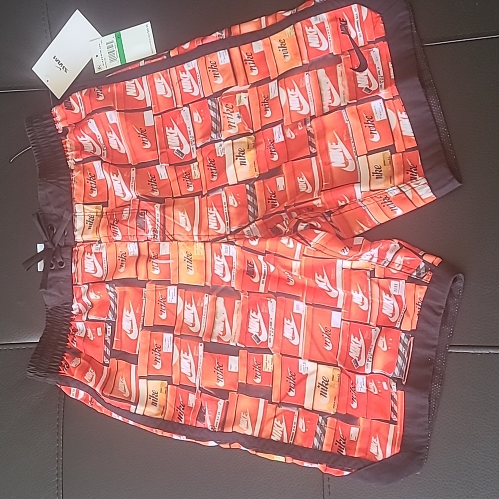 Nwt Nike Boys Swim trunks size XL